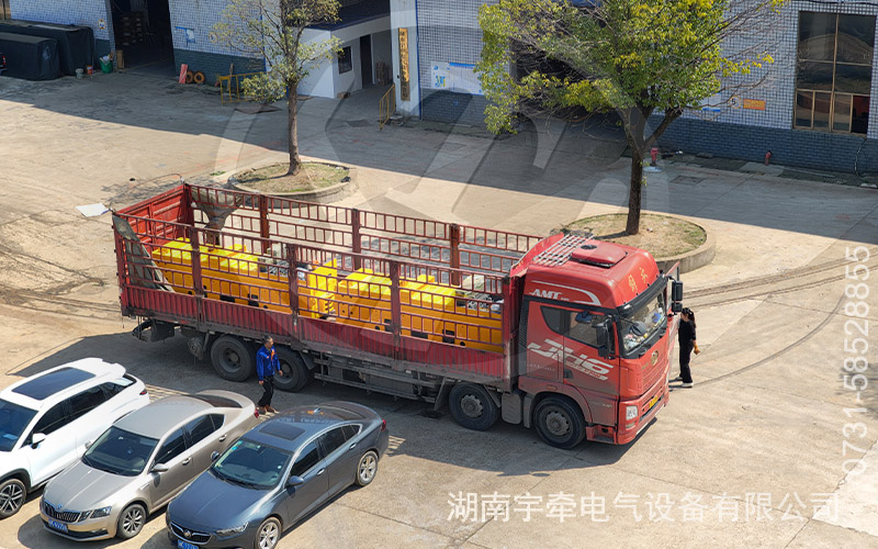 10噸架線式電機(jī)車(chē)出口海外 2.jpg